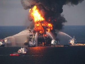 burning-oil-rig-explosion-fire-photo12